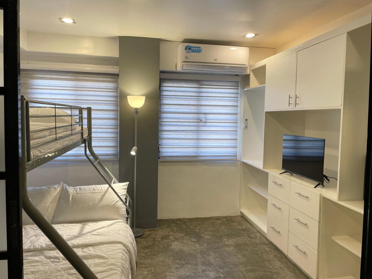 Crib 252 Subic Bayアパートホテル エクステリア 写真